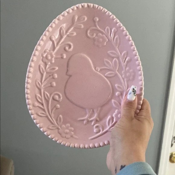 Lavender Egg-Shaped Plate with Chick Design - Picture 4 of 7